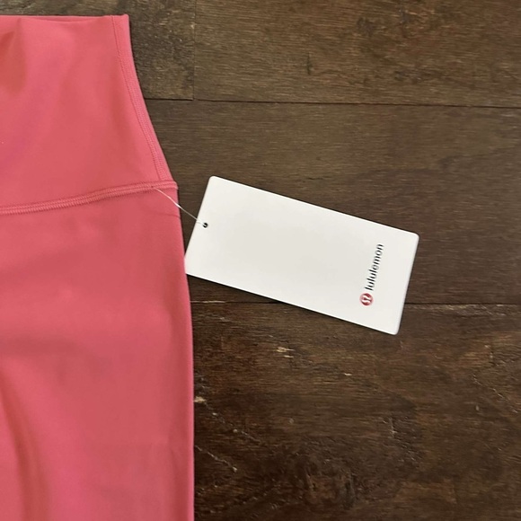Lululemon-Align High Rise 25”leggings size 6- Desert red - Picture 7 of 8